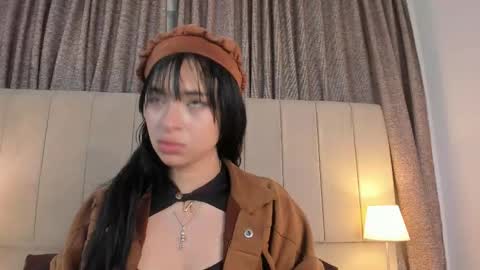 Snapshot of alahia_hank chatting on 10-17-25, 06:43 alahia_hank online show from 10-17-25, 06:43