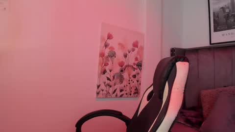 Snapshot of alaia_carter chatting on 09-23-25, 03:09 Alaia Carter online show from 09-23-25, 03:09