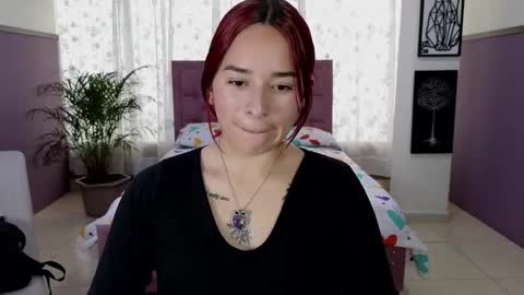 Alaia Skater online show from 11-22-25, 07:02