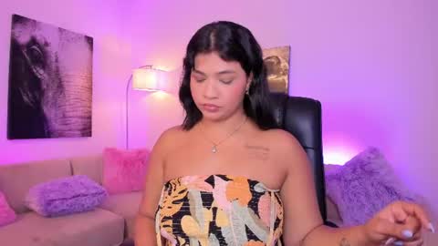 Snapshot of alaiia7 chatting on 06-10-26, 07:13 Alaia online show from 06-10-26, 07:13