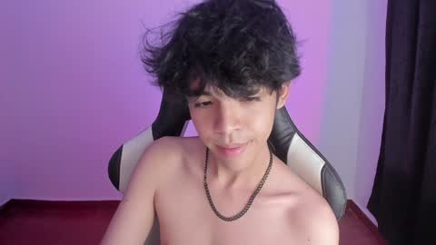 Snapshot of alan18n chatting on 12-21-24, 01:58 alan18n online show from 12-21-24, 01:58