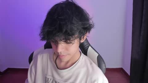 Snapshot of alan18n chatting on 12-25-24, 08:29 alan18n online show from 12-25-24, 08:29