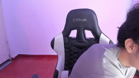 Snapshot of alan18n chatting on 02-13-25, 03:50 alan18n online show from 02-13-25, 03:50