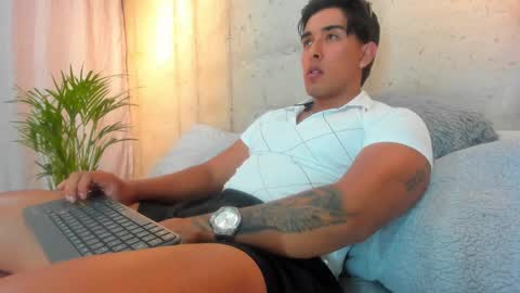 Snapshot of alan_greek_1 chatting on 01-19-25, 12:49 Alan greek online show from 01-19-25, 12:49