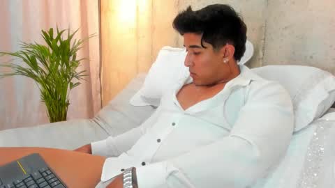 Snapshot of alan_greek_1 chatting on 01-29-25, 02:51 Alan greek online show from 01-29-25, 02:51