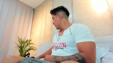 Snapshot of alan_greek_1 chatting on 02-10-25, 01:14 Alan greek online show from 02-10-25, 01:14