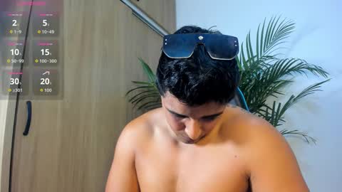 Snapshot of alan_greek_1 chatting on 10-07-25, 01:36 Alan greek online show from 10-07-25, 01:36