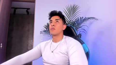 Snapshot of alan_greek_1 chatting on 12-04-25, 02:43 Alan greek online show from 12-04-25, 02:43