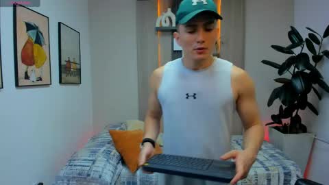 Alan  Kevin can we reach 100 thumbs up please guys  online show from 04-14-26, 07:09