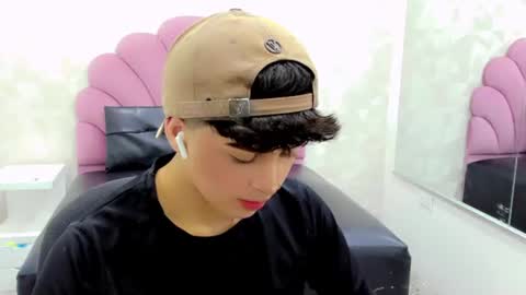 alan_twink12 online show from 07-03-26, 03:24