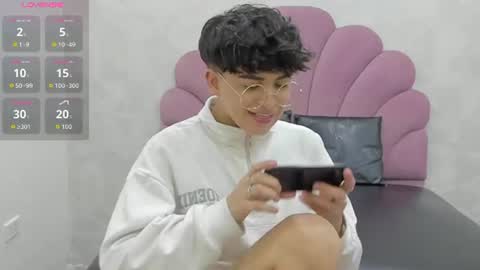 alan_twink12 online show from 07-07-26, 06:47