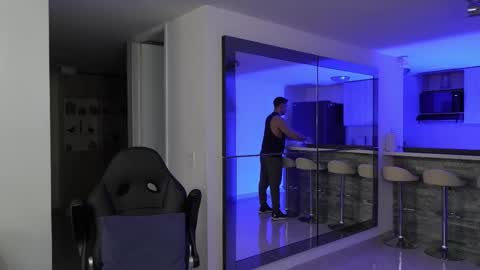 Snapshot of alan_vidal chatting on 09-19-25, 02:57 Alan Vidal online show from 09-19-25, 02:57