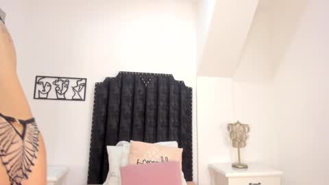 alana_2916 online show from 02-17-25, 07:21