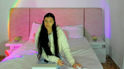 Snapshot of alana__get chatting on 01-02-25, 03:37 online show from 01-02-25, 03:37