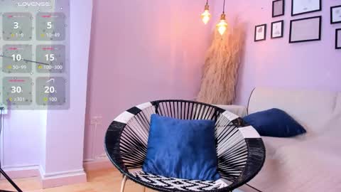 Snapshot of alana__rossetti chatting on 10-21-25, 06:19 Alana online show from 10-21-25, 06:19