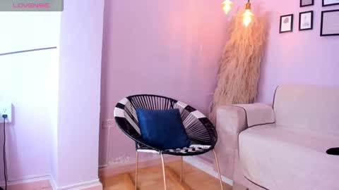 Snapshot of alana__rossetti chatting on 10-22-25, 12:27 Alana online show from 10-22-25, 12:27