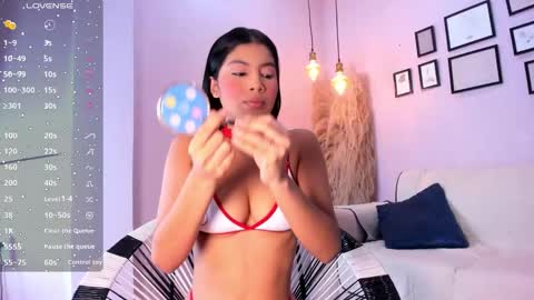 Snapshot of alana__rossetti chatting on 10-26-25, 12:33 Alana online show from 10-26-25, 12:33