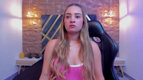 Snapshot of alana_cox_ chatting on 12-04-25, 11:24 ALANA COX online show from 12-04-25, 11:24