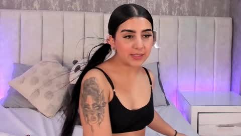 Snapshot of alana_gb chatting on 01-15-25, 09:41 Alana online show from 01-15-25, 09:41