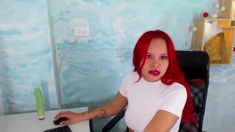 Snapshot of alana_roth chatting on 01-07-25, 11:48 ALANA ROTH online show from 01-07-25, 11:48