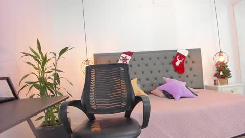 Snapshot of alana_suares chatting on 12-08-24, 04:57 Alana online show from 12-08-24, 04:57