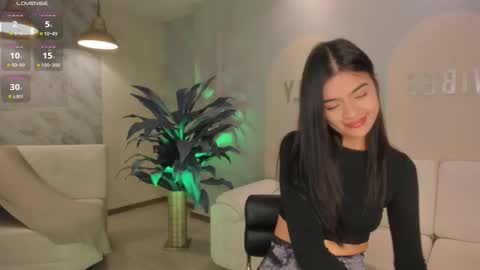 Alana online show from 09-19-25, 12:06