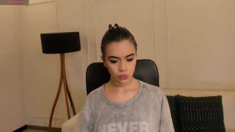 Alana online show from 10-18-25, 12:17