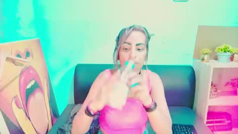 alanadelray online show from 12-07-24, 11:07