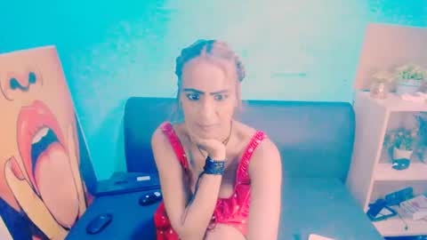 alanadelray online show from 01-10-25, 08:51