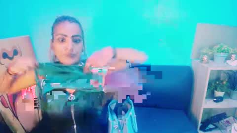 alanadelray online show from 01-20-25, 07:47