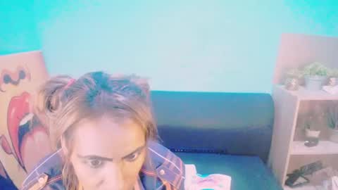 alanadelray online show from 01-21-25, 07:04