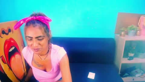 alanadelray online show from 01-24-25, 07:08