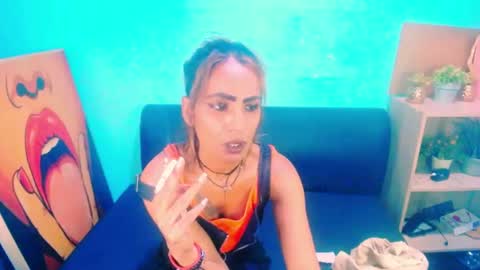 alanadelray online show from 01-25-25, 06:34