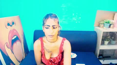 alanadelray online show from 02-14-25, 07:07