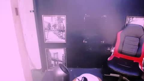 alanadelray online show from 11-10-25, 06:56