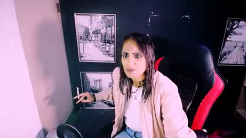 alanadelray online show from 11-24-25, 07:30