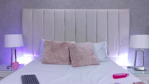 Alanah Bustamante online show from 10-10-25, 08:41