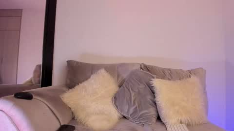 Alanna online show from 09-18-25, 06:37