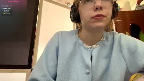 Snapshot of alanehadaller chatting on 09-12-25, 09:31 Stella online show from 09-12-25, 09:31