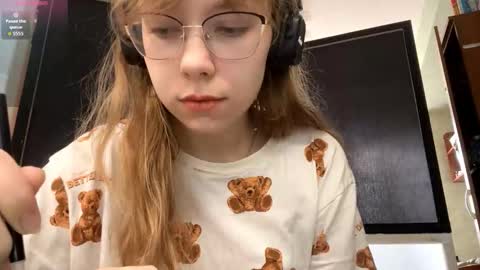 Snapshot of alanehadaller chatting on 09-21-25, 10:39 Stella online show from 09-21-25, 10:39