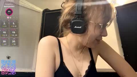 Snapshot of alanehadaller chatting on 09-25-25, 05:38 Stella online show from 09-25-25, 05:38