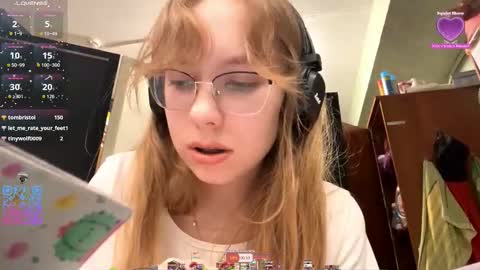 Snapshot of alanehadaller chatting on 10-11-25, 02:37 Stella online show from 10-11-25, 02:37