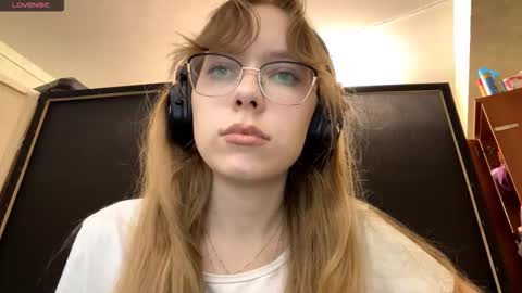 Snapshot of alanehadaller chatting on 10-13-25, 02:39 Stella online show from 10-13-25, 02:39