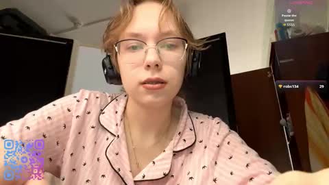 Snapshot of alanehadaller chatting on 10-26-25, 08:09 Stella online show from 10-26-25, 08:09