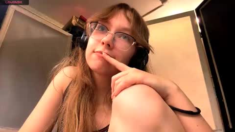 Snapshot of alanehadaller chatting on 11-19-25, 03:23 Stella online show from 11-19-25, 03:23