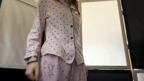 Snapshot of alanehadaller chatting on 11-23-25, 08:14 Stella online show from 11-23-25, 08:14