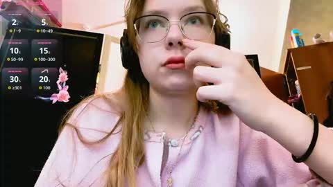 Snapshot of alanehadaller chatting on 12-05-25, 08:12 Stella online show from 12-05-25, 08:12