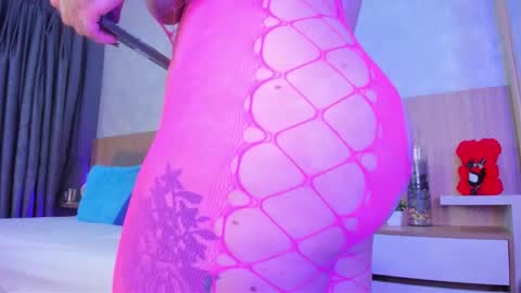 Snapshot of alanna_hank chatting on 11-11-25, 02:11 Alanna online show from 11-11-25, 02:11