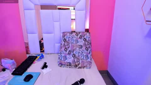 Ana online show from 02-19-25, 10:42