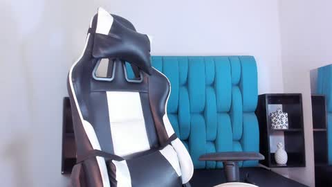 alannaughty_ online show from 01-24-25, 11:34